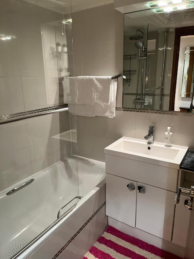 Stunning 1 Bedroom In Stunning Location - Mayfair Area Londen Buitenkant foto